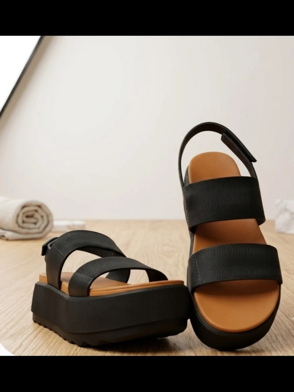 NEW! Me Too Black Platform Sandals Sz 7 NWT